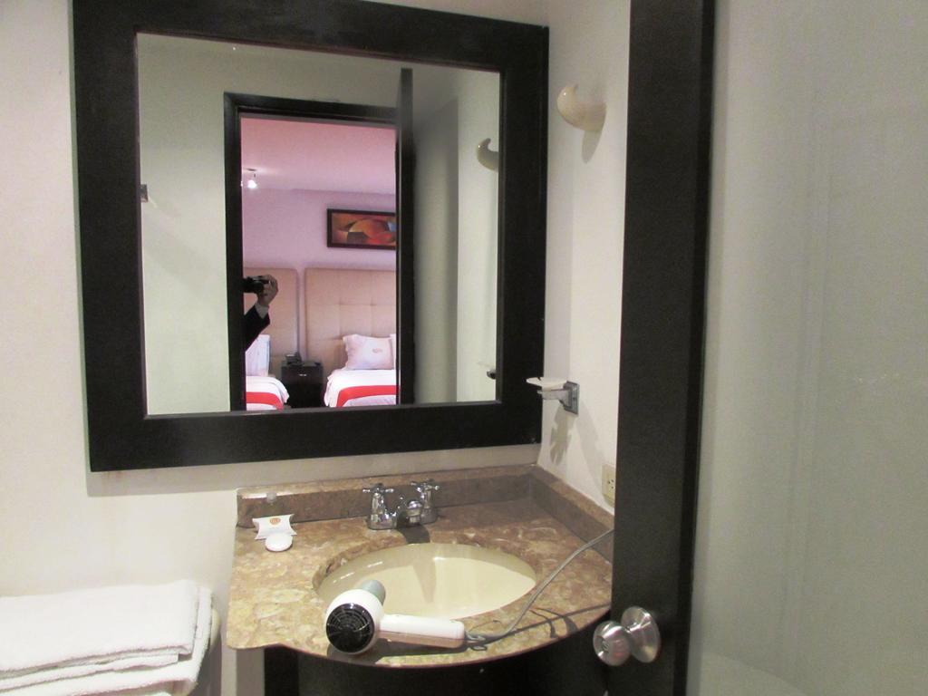 Hotel American Deluxe Bogotá Zewnętrze zdjęcie